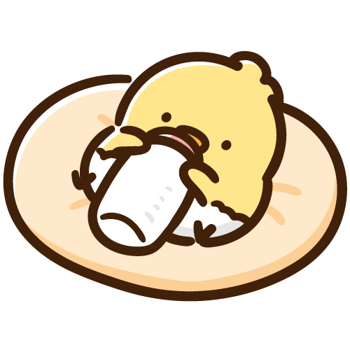 クッションに寝転がってミルクを飲むひよこ